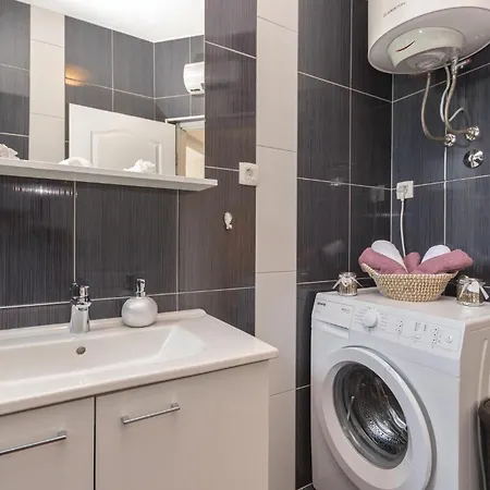 Amazing In With Wifi Apartment Sukošan